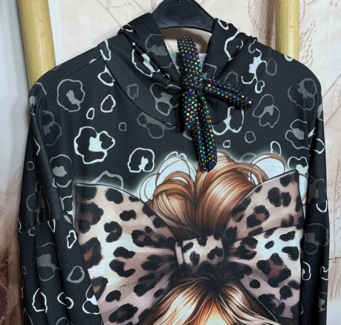 Sweat à capuche long noir The Fashion Leopard Pretty Girl paillettes argentées du 40 au 50/52 