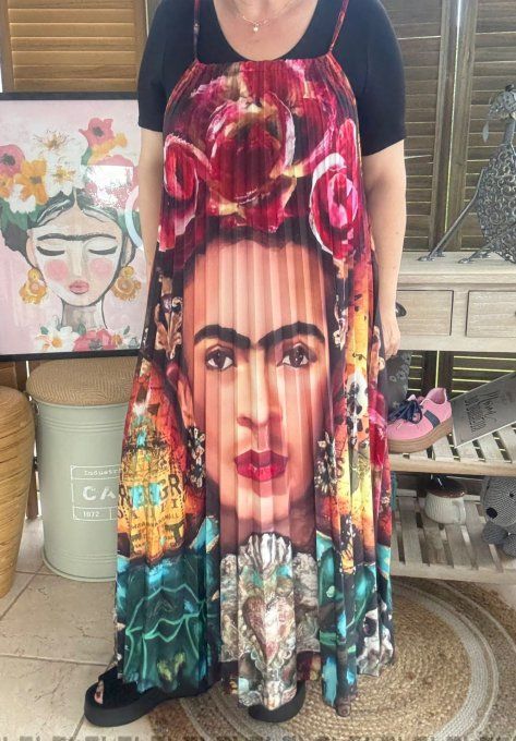Robe longue plissée bretelles ajustables Frida Kahlo et fleurs exotiques du 38 au 48/50  