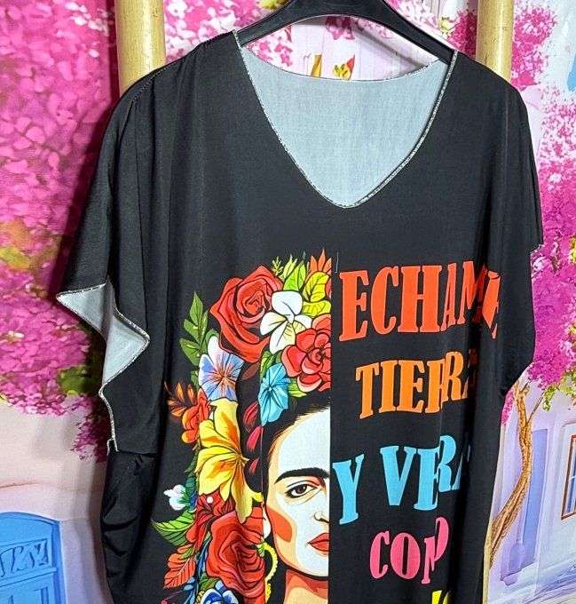 Robe droite oversize ou maxi-tunique lycra noir Frida Kahlo Citation Résilience du 40 au 52