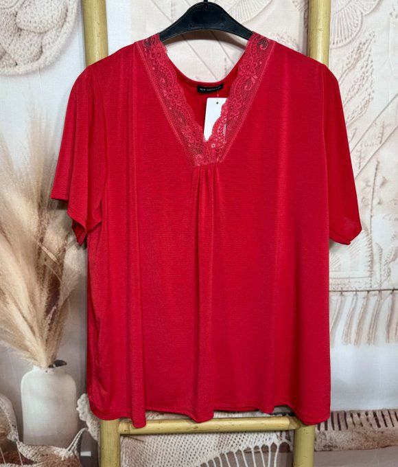 Top rouge col V dentelle manches courtes Les Basiques du Dressing du 40 au 52/54 
