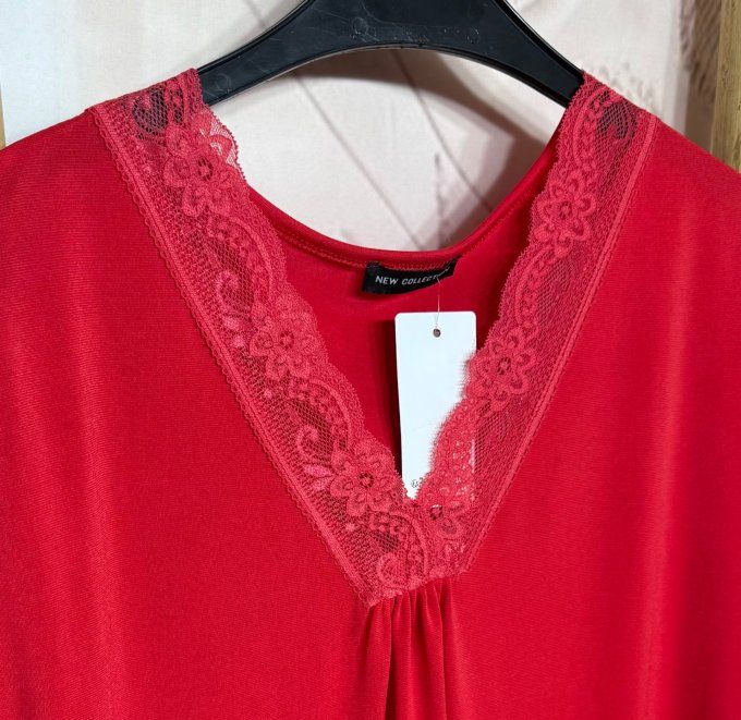 Top rouge col V dentelle manches courtes Les Basiques du Dressing du 40 au 52/54 