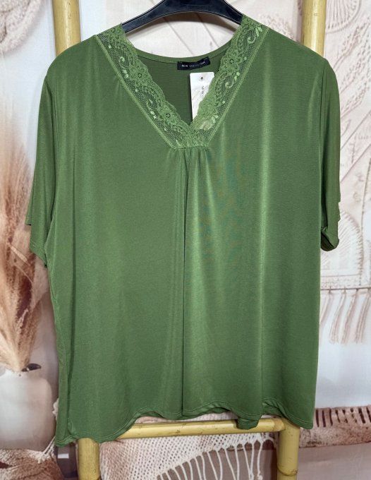 Top Kaki col V dentelle manches courtes Les Basiques du Dressing du 40 au 52/54