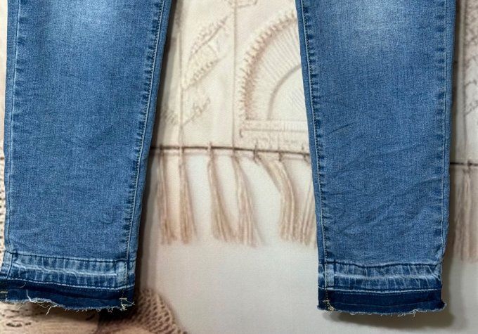 Jeans stone délavé skinny bas effiloché boutons argentés stretch ++++ du 40/42 au 48/50 