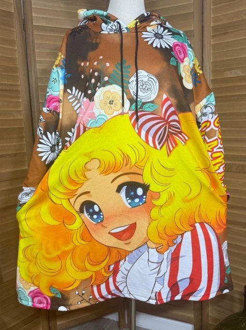 Robe-sweat trapèze à capuche multicolore Au Pays de Candy du 40 au 50/52