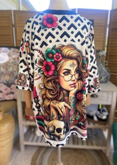 Top trapèze noir & blanc The Tattoo Gothic Girl & Skulls du 40 au 50