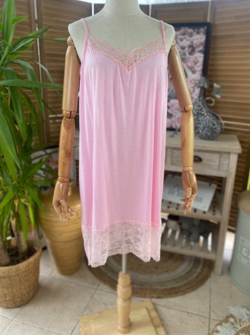Fond de robe façon nuisette fines bretelles rose poudré dentelle douceur +++ du 40 au 52