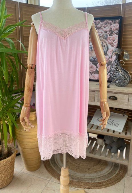 Fond de robe façon nuisette fines bretelles rose poudré dentelle douceur +++ du 40 au 52