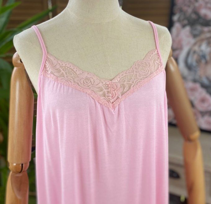 Fond de robe façon nuisette fines bretelles rose poudré dentelle douceur +++ du 40 au 52