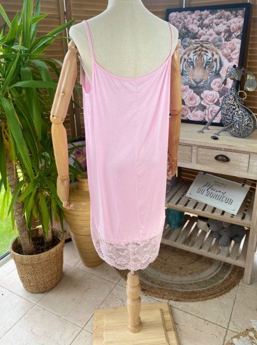 Fond de robe façon nuisette fines bretelles rose poudré dentelle douceur +++ du 40 au 52