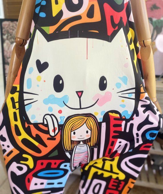 Combinaison salopette noire graffitis multicolores La Fillette et le chat du 38 au 52  