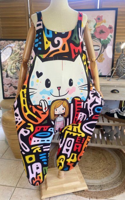 Combinaison salopette noire graffitis multicolores La Fillette et le chat du 38 au 52  