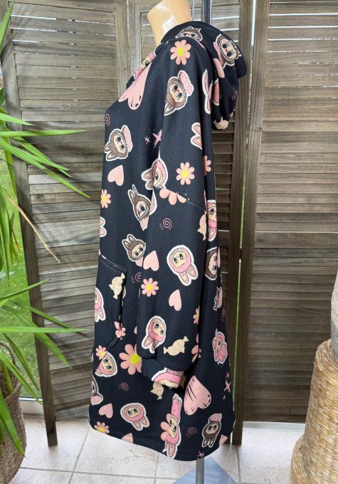 Maxi-sweat polaire à capuche noir In Love with Labubu douceur +++++ du 42 au 58/60