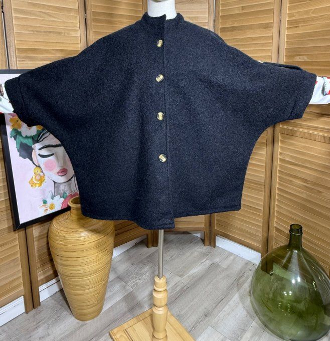 Manteau court manches raglan bouclette noire du 40 au 52/54 et même +  