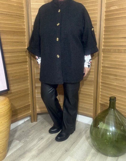 Manteau court manches raglan bouclette noire du 40 au 52/54 et même +  