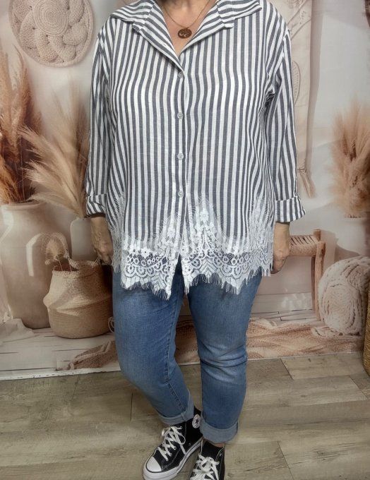 Chemise rayée noire & dentelle florale blanche du 34 au 44 et même + si portée ouverte 