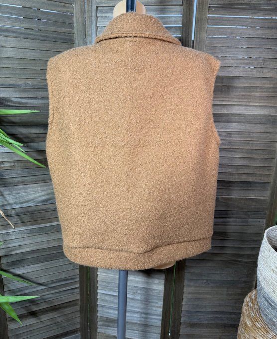 Blouson sans manches bouclette camel boutons dorés du 38 au 48/50 et même +   