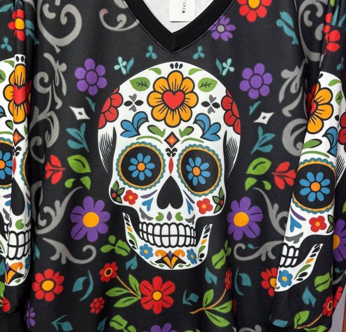 Sweat ample Col V noir Mexican Skull Calavera et fleurs multicolores confort +++ du 40 au 50/52