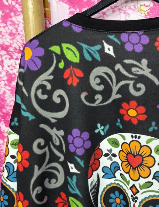 Sweat ample Col V noir Mexican Skull Calavera et fleurs multicolores confort +++ du 40 au 50/52