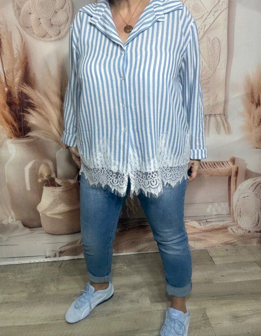 Chemise rayée bleu ciel & dentelle florale blanche du 34 au 44 et même + si portée ouverte 