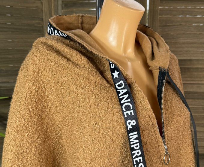 Manteau à capuche mi-long ample bouclette Camel du 42 au 52/54 et même + 