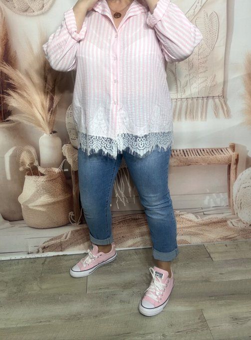 Chemise rayée rose bébé & dentelle florale blanche du 34 au 44 et même + si portée ouverte