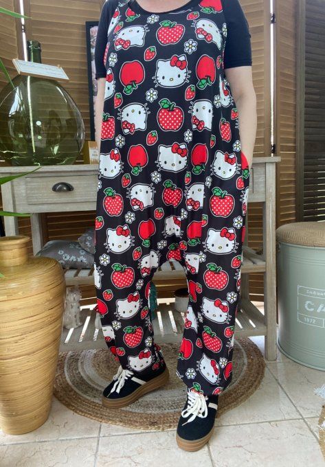 Combinaison salopette noire Hello Kitty & Red Apples du 38 au 52