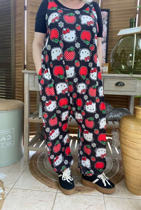 Combinaison salopette noire Hello Kitty & Red Apples du 38 au 52