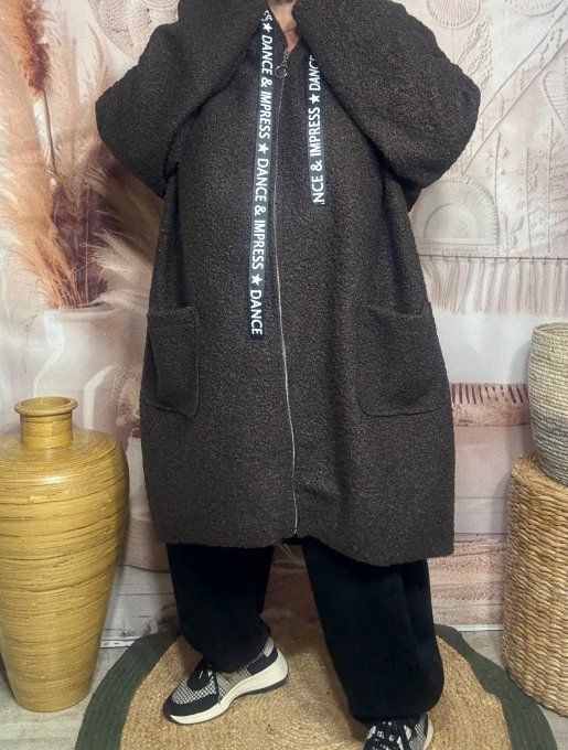 Manteau à capuche mi-long ample bouclette Chocolat du 42 au 52/54 et même +  