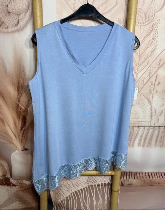 Top trapèze sans manches asymétrique bleu ciel dentelle Les Basiques du Dressing du 40 au 52 
