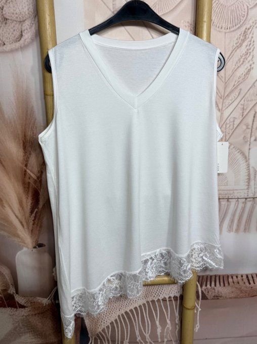 Top trapèze sans manches asymétrique blanc dentelle Les Basiques du Dressing du 40 au 52 