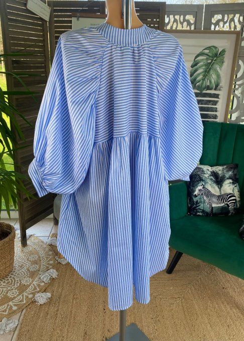 Robe chemise longue ample manches bouffantes rayée bleu clair dos fantaisie du 40 au 50  