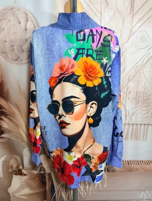 Chemise longue ample effet jeans délavé portraits de Frida Kahlo du 38 au 48