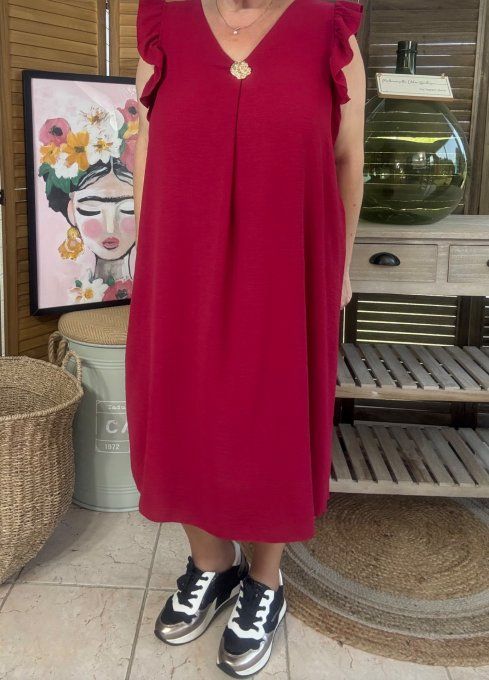 Robe trapèze Bordeaux épaules volantées & broche dorée or du 40 au 52