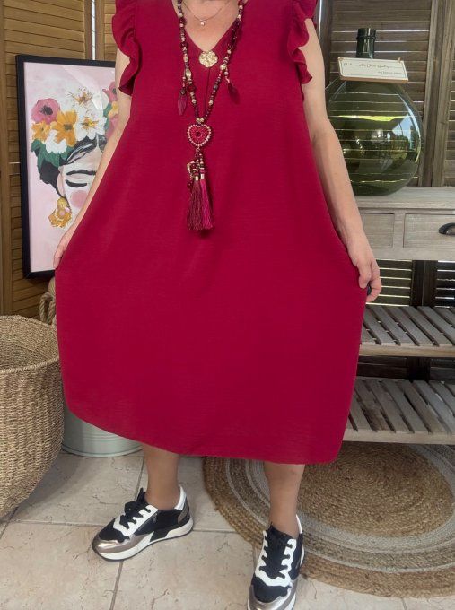 Robe trapèze Bordeaux épaules volantées & broche dorée or du 40 au 52