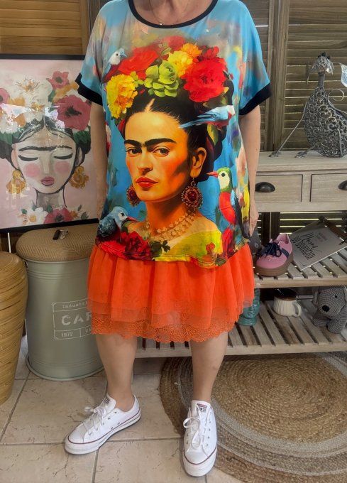 Top ample noir Frida Kahlo aux Fleurs in Blue World du 38 au 48/50 