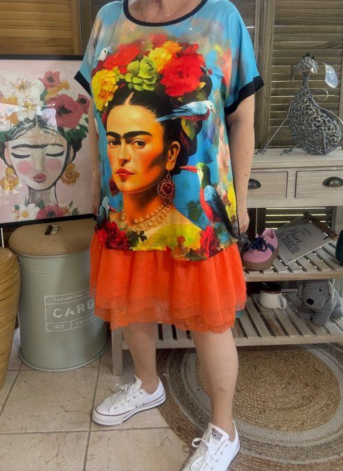 Top ample noir Frida Kahlo aux Fleurs in Blue World du 38 au 48/50 