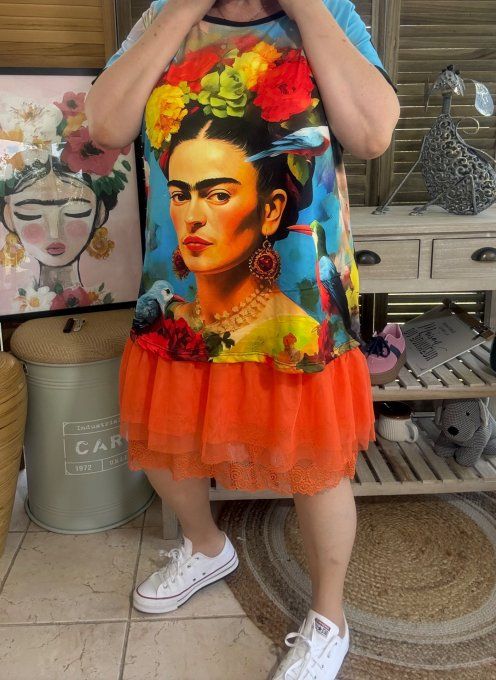 Top ample noir Frida Kahlo aux Fleurs in Blue World du 38 au 48/50 