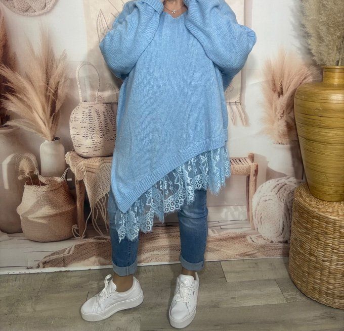 pull asymétrique long bleu layette col V et dentelle assortie douceur +++ du 40 au 54/56 