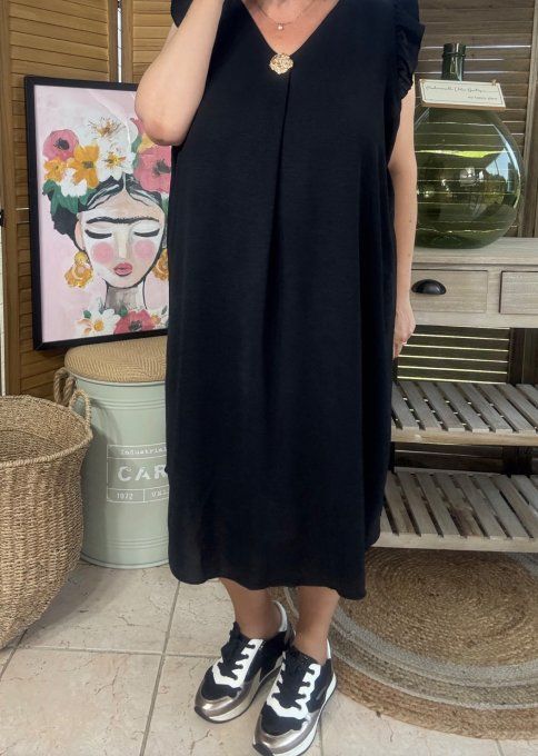 Robe trapèze noire épaules volantées & broche dorée or du 40 au 52