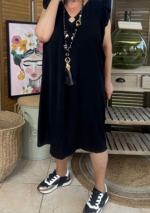 Robe trapèze noire épaules volantées & broche dorée or du 40 au 52