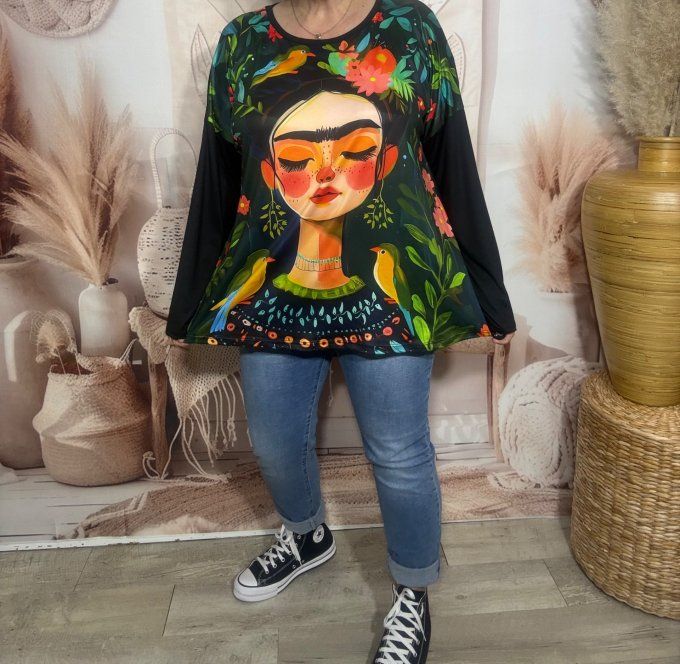 Top ample noir manches longues Frida Kahlo aux Fleurs du 40 au 52/54 
